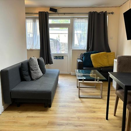 London Deluxe 6 Bedroom House Dagenham Ngoại thất bức ảnh