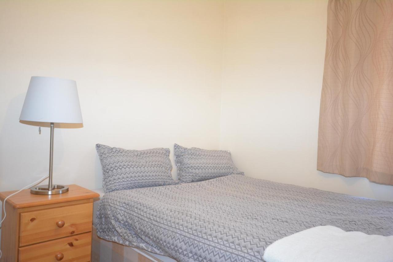 London Deluxe 6 Bedroom House Dagenham Ngoại thất bức ảnh