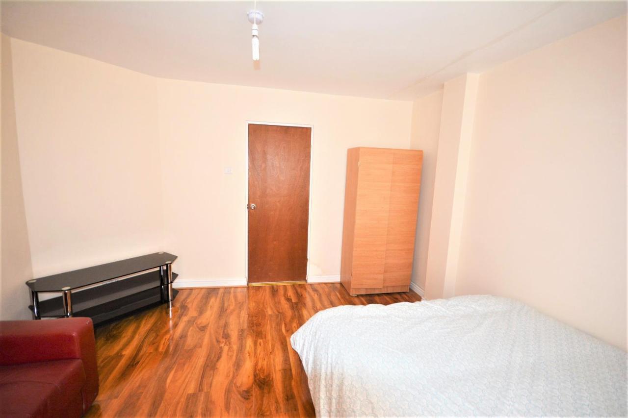 London Deluxe 6 Bedroom House Dagenham Ngoại thất bức ảnh