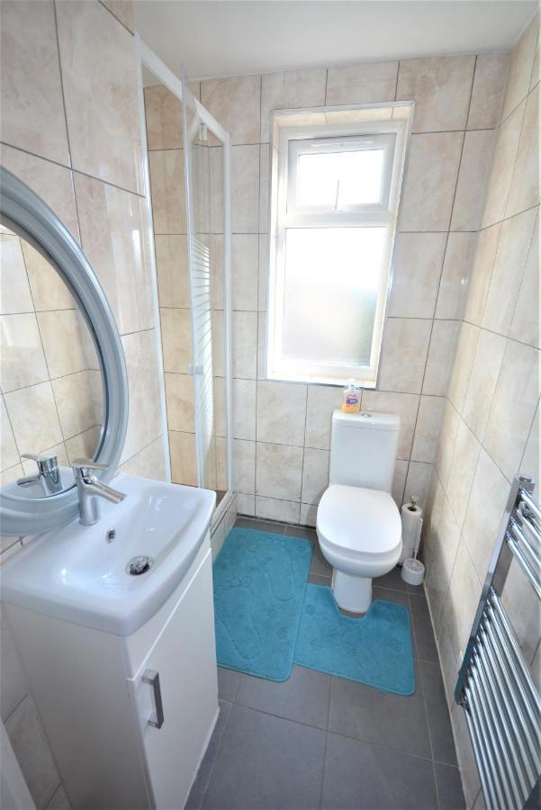 London Deluxe 6 Bedroom House Dagenham Ngoại thất bức ảnh
