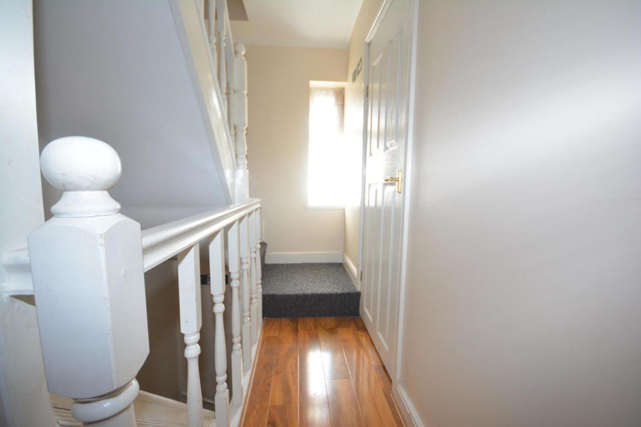 London Deluxe 6 Bedroom House Dagenham Ngoại thất bức ảnh