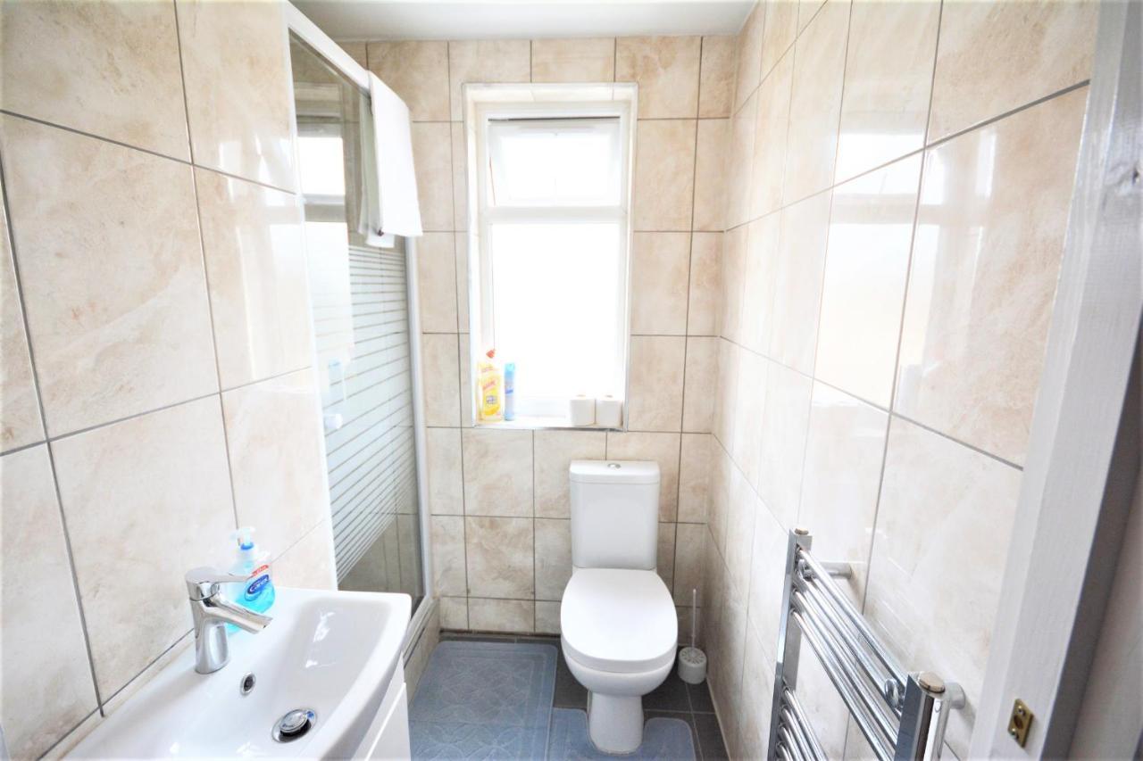 London Deluxe 6 Bedroom House Dagenham Ngoại thất bức ảnh