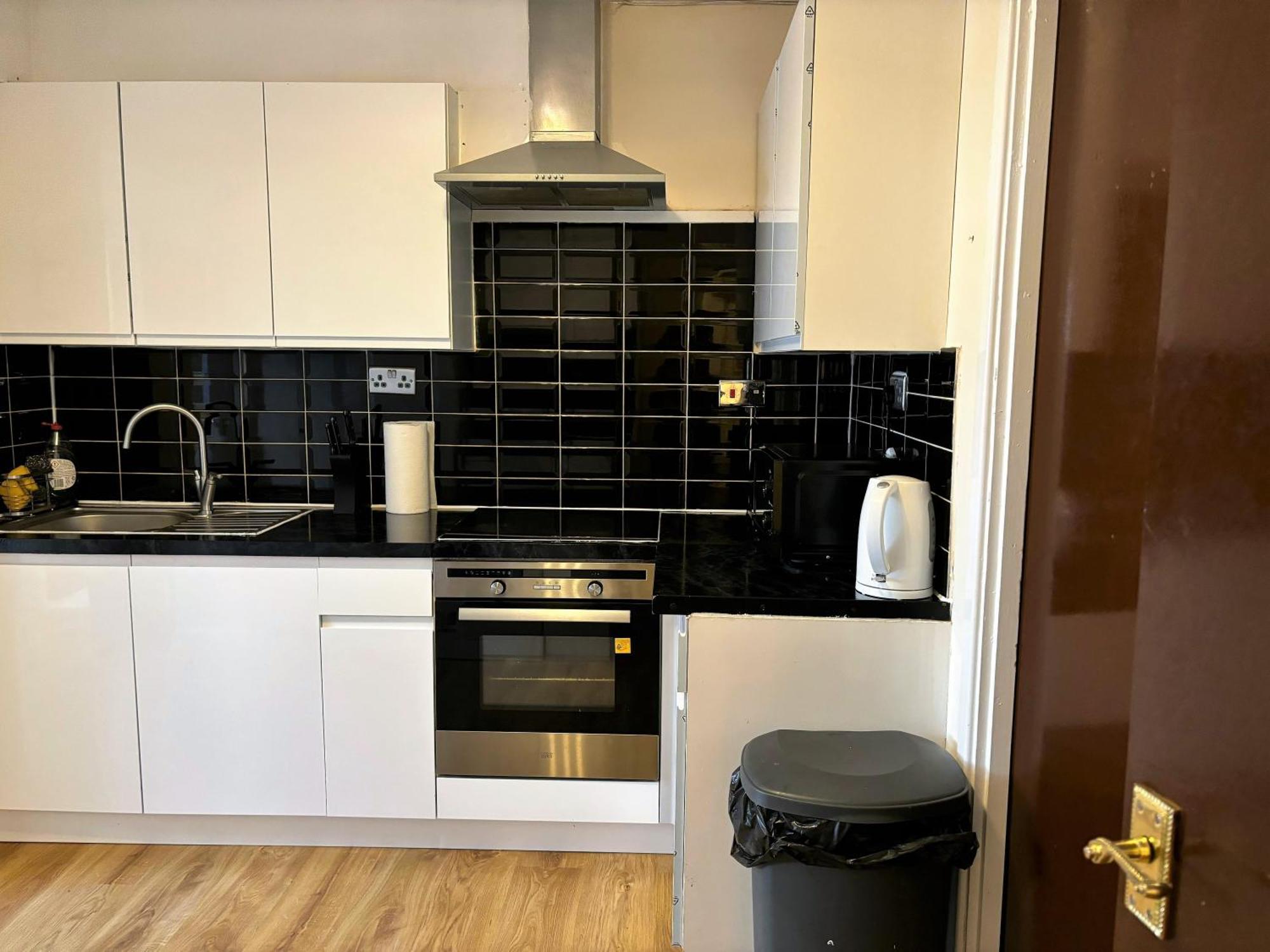 London Deluxe 6 Bedroom House Dagenham Ngoại thất bức ảnh