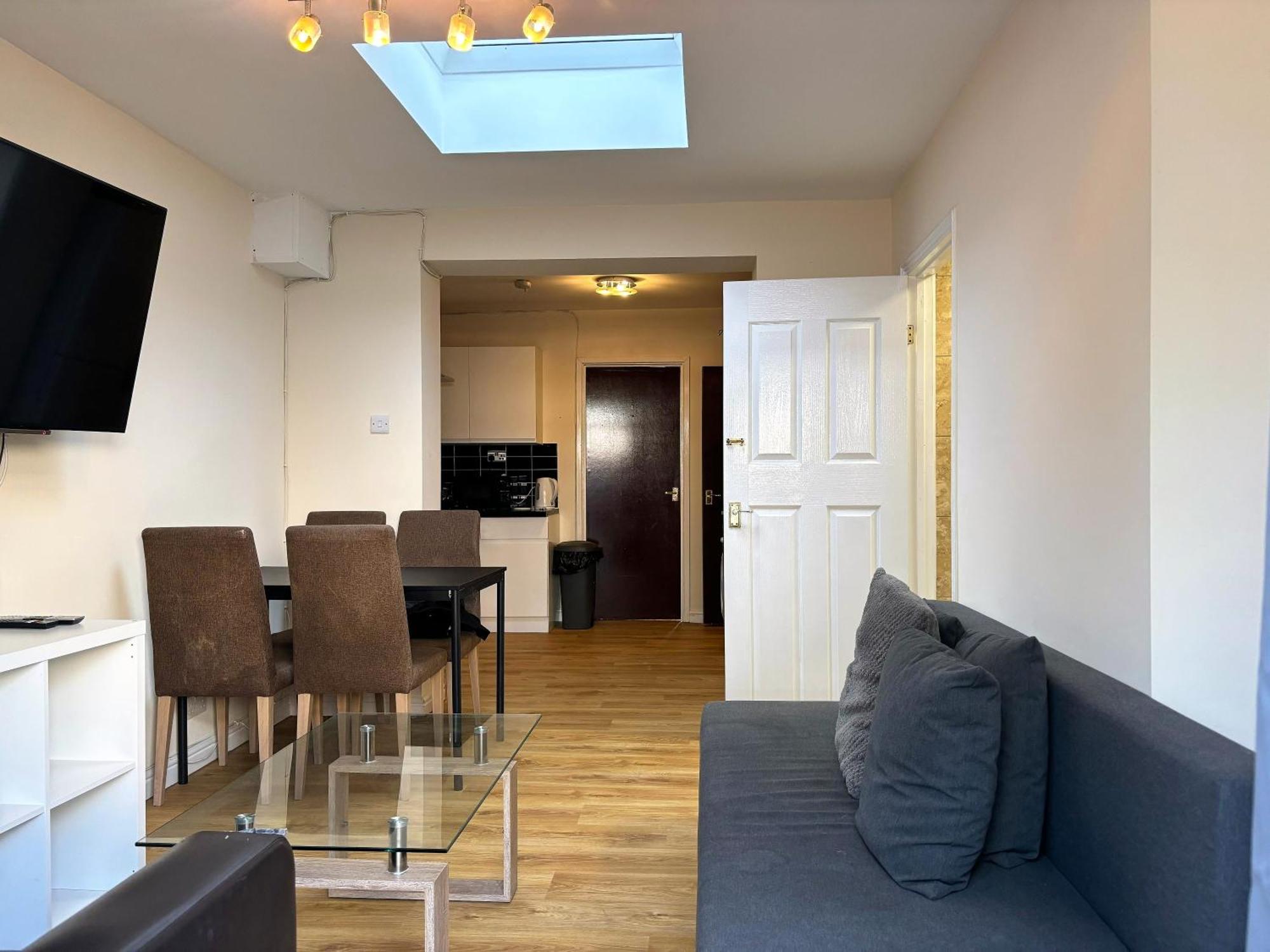 London Deluxe 6 Bedroom House Dagenham Ngoại thất bức ảnh