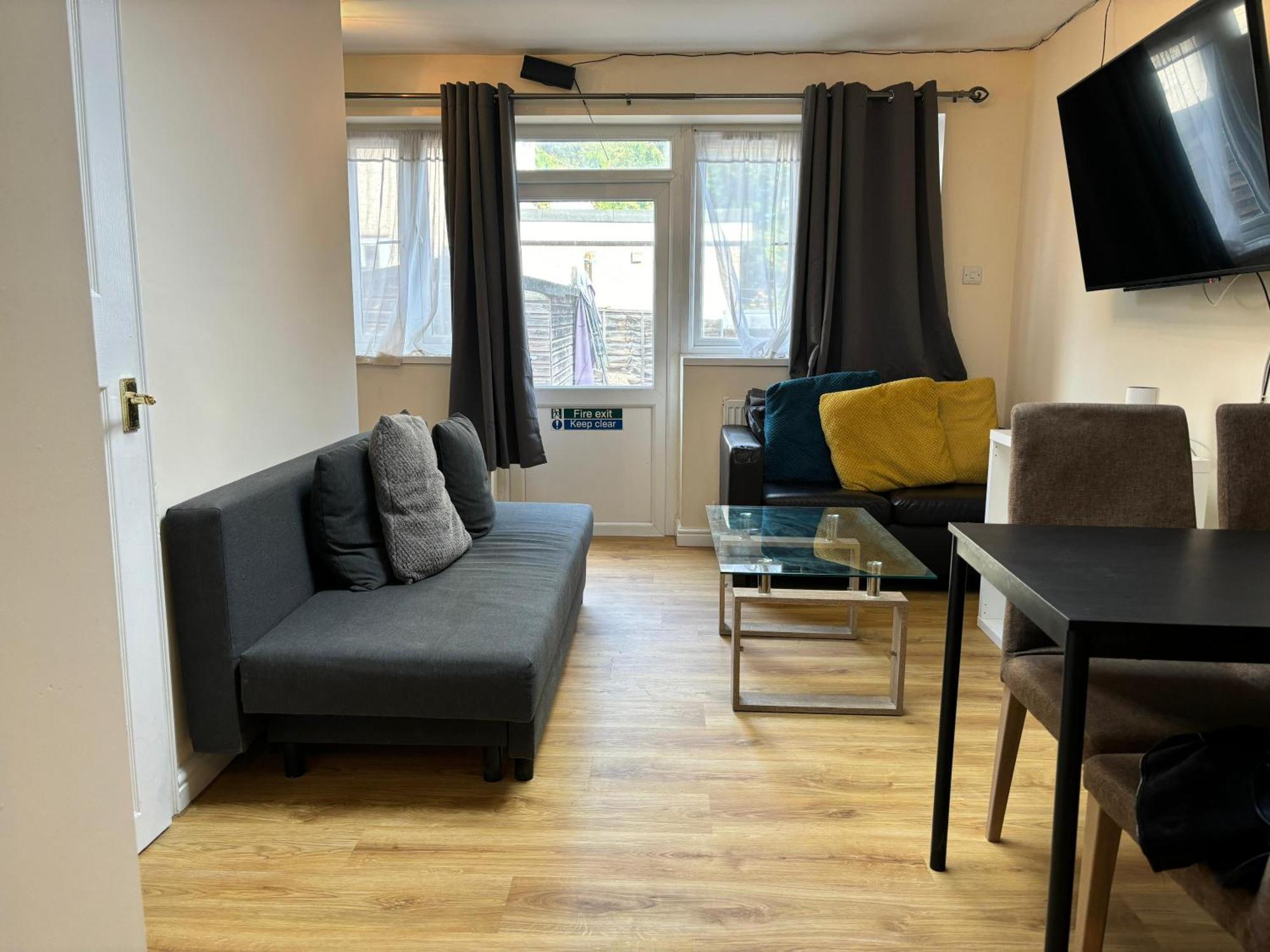London Deluxe 6 Bedroom House Dagenham Ngoại thất bức ảnh